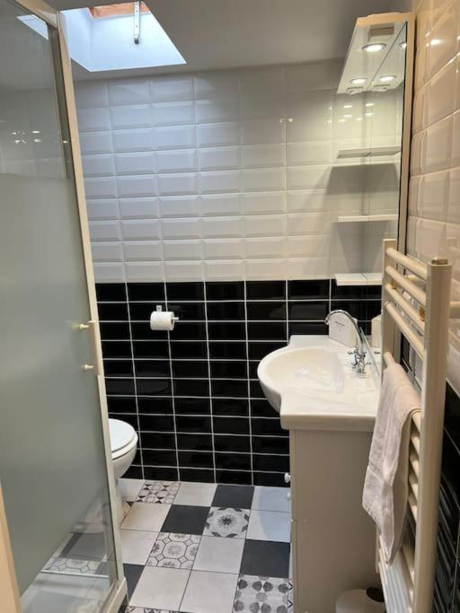 Le Paris Eiffel - Appartement Cosy En Plein Centre بورْجْوا المظهر الخارجي الصورة