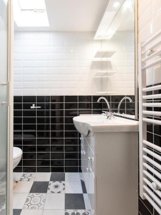 Le Paris Eiffel - Appartement Cosy En Plein Centre بورْجْوا المظهر الخارجي الصورة